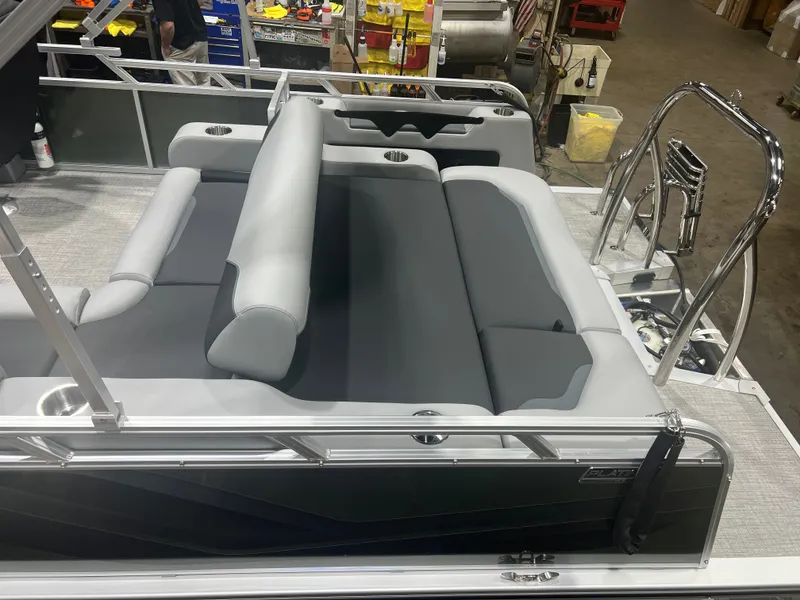 Slide: The Image of Tahoe Sport 2180 Swingback (VRB) & Honda 4-Stroke EFI 2026 - 4