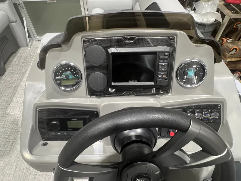 Slide: The Image of Tahoe Sport VRB 2180 Swingback & 4-Stroke $31995 2026 - 12