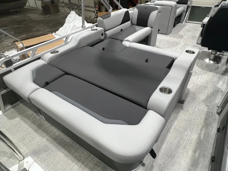 Slide: The Image of Tahoe Sport VRB 2180 Swingback & 4-Stroke $31995 2026 - 16