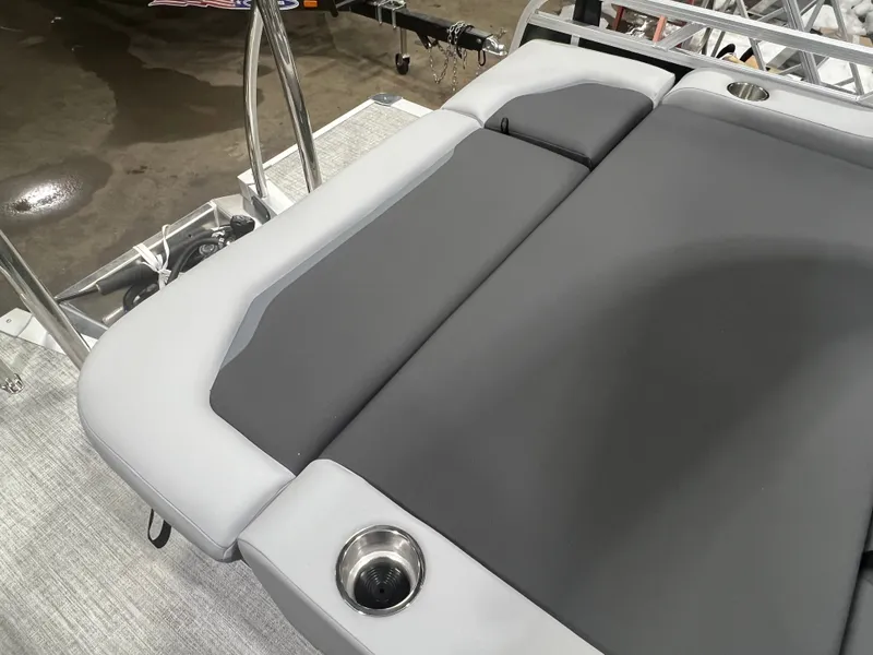 Slide: The Image of Tahoe Sport VRB 2180 Swingback & 4-Stroke $31995 2026 - 22