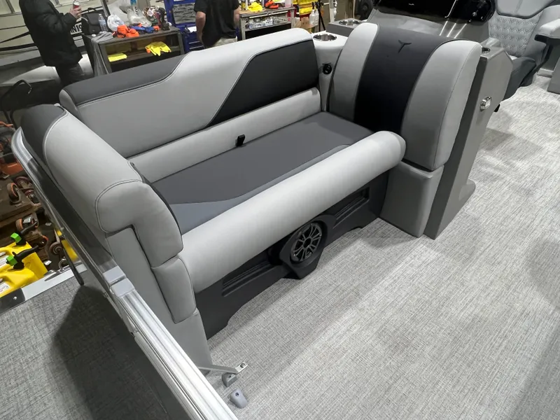 Slide: The Image of Tahoe Sport VRB 2180 Swingback & 4-Stroke $31995 2026 - 6