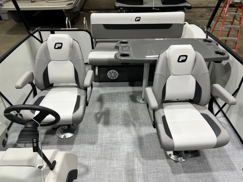 Slide: The Image of Princecraft Vectra 23 RL 2026 - 10