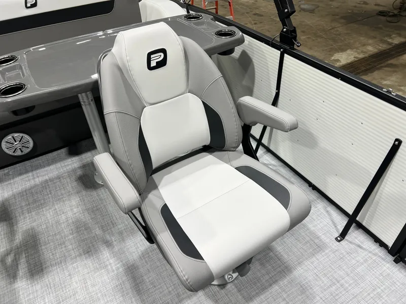 Slide: The Image of Princecraft Vectra 23 RL 2026 - 11