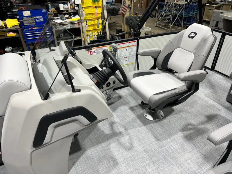 Slide: The Image of Princecraft Vectra 23 RL 2026 - 12