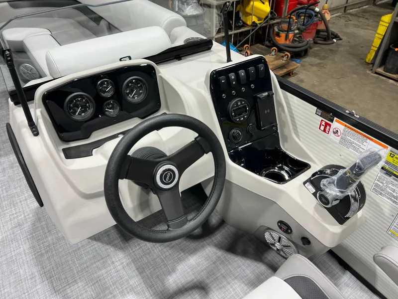 Slide: The Image of Princecraft Vectra 23 RL 2026 - 14