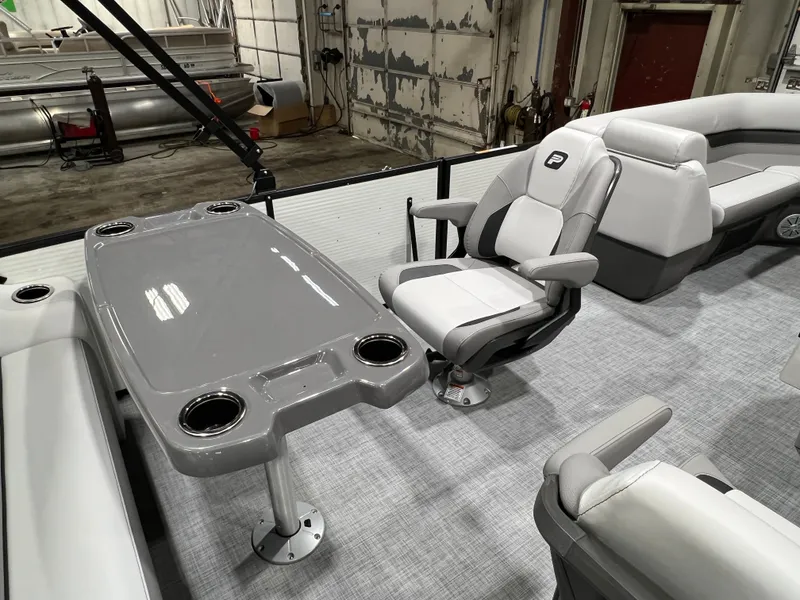 Slide: The Image of Princecraft Vectra 23 RL 2026 - 18