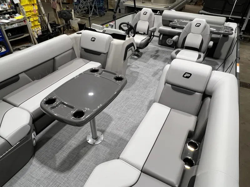 Slide: The Image of Princecraft Vectra 23 RL 2026 - 25