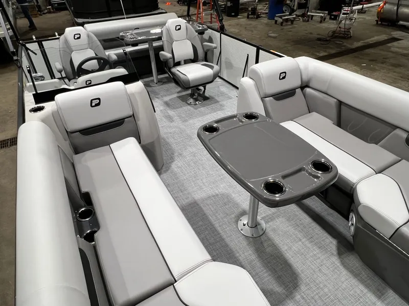 Slide: The Image of Princecraft Vectra 23 RL 2026 - 26