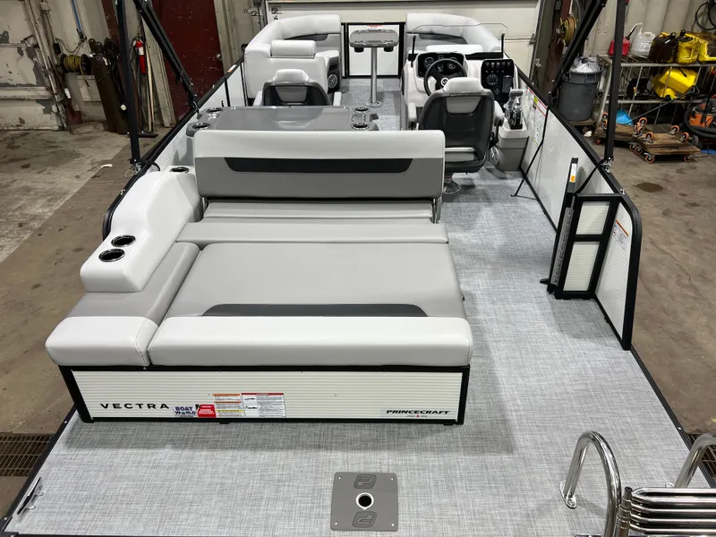 Slide: The Image of Princecraft Vectra 23 RL 2026 - 29