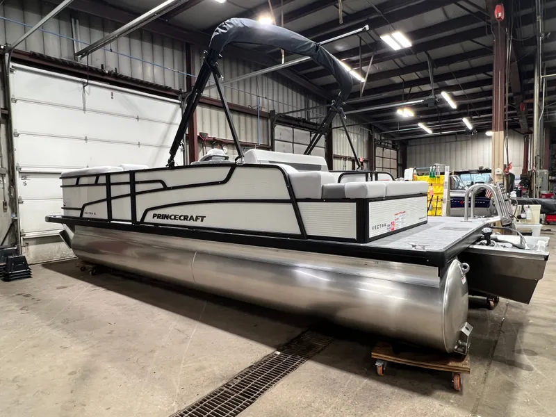 Slide: The Image of Princecraft Vectra 23 RL 2026 - 34