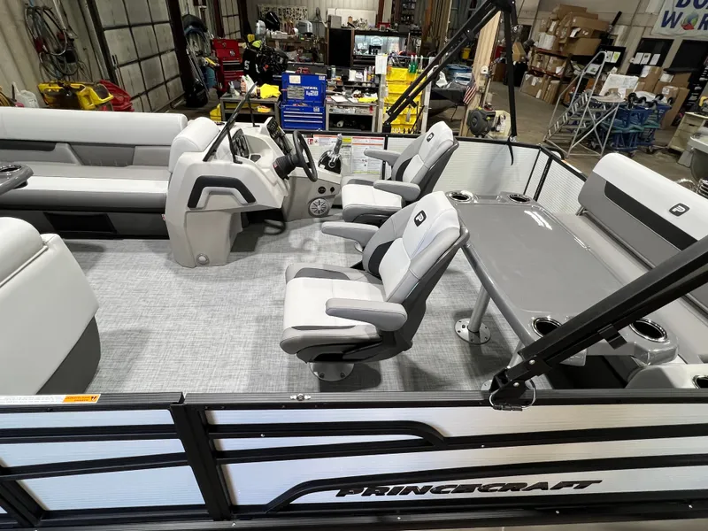 Slide: The Image of Princecraft Vectra 23 RL 2026 - 4