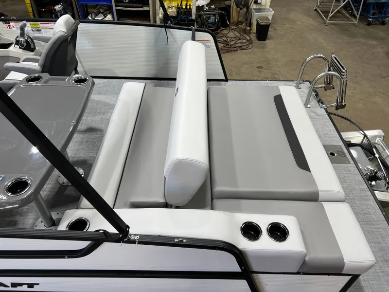 Slide: The Image of Princecraft Vectra 23 RL 2026 - 5