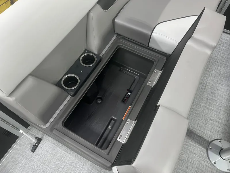 Slide: The Image of Princecraft Vectra 21 Quad Lounge Pontoon & Mercury 4-Stroke EFI 2026 - 14