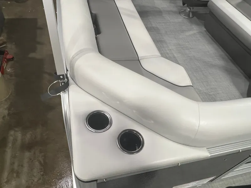 Slide: The Image of Princecraft Vectra 21 Quad Lounge Pontoon & Mercury 4-Stroke EFI 2026 - 19