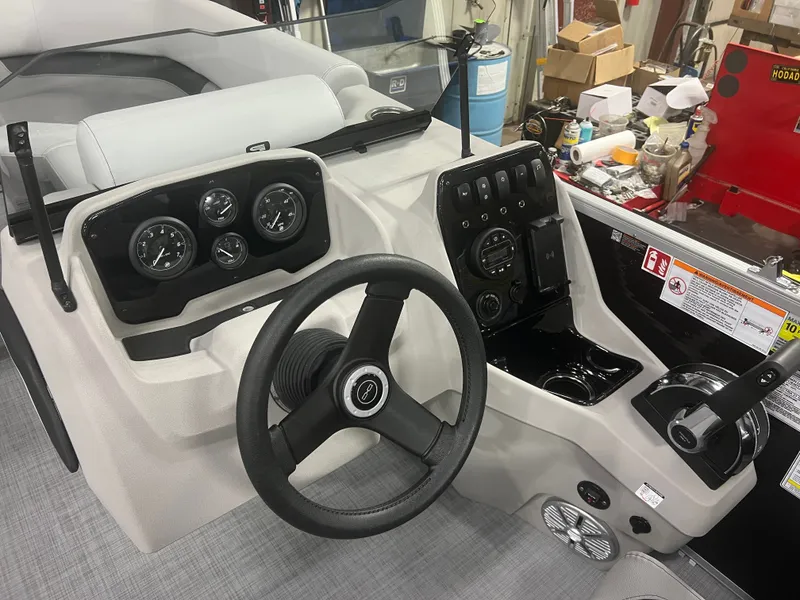 Slide: The Image of Princecraft Vectra 21 Quad Lounge Pontoon & Mercury 4-Stroke EFI 2026 - 9