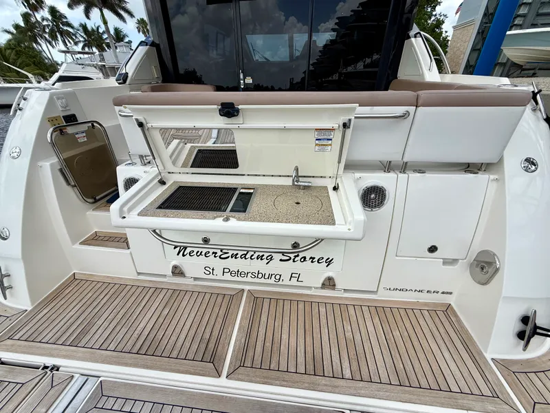 Slide: The Image of Sea Ray 400 SUNDANCER 2018 - 15