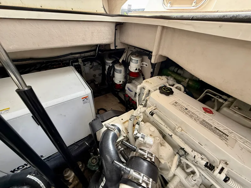 Slide: The Image of Sea Ray 400 SUNDANCER 2018 - 22