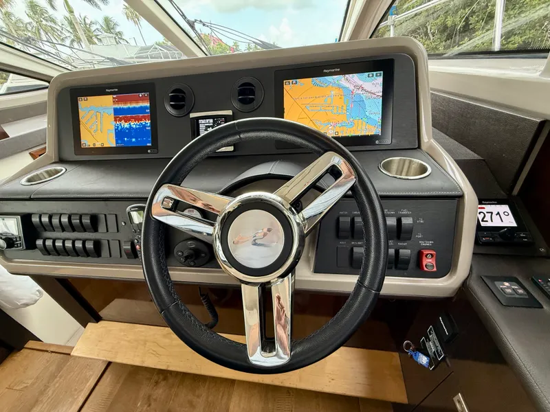 Slide: The Image of Sea Ray 400 SUNDANCER 2018 - 33