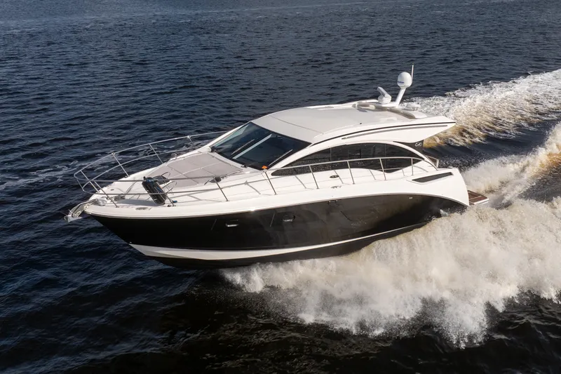 Slide: The Image of Sea Ray 400 SUNDANCER 2018 - 9