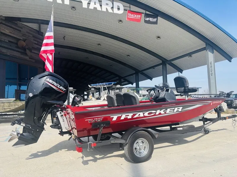 Slide: The Image of Tracker Pro Team 175 Crappie Edition 2025 - 11