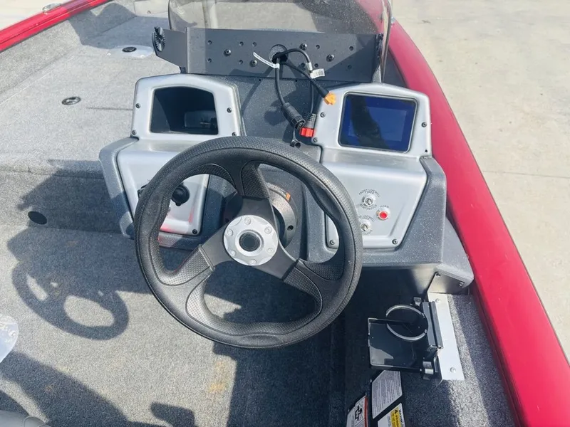 Slide: The Image of Tracker Pro Team 175 Crappie Edition 2025 - 3