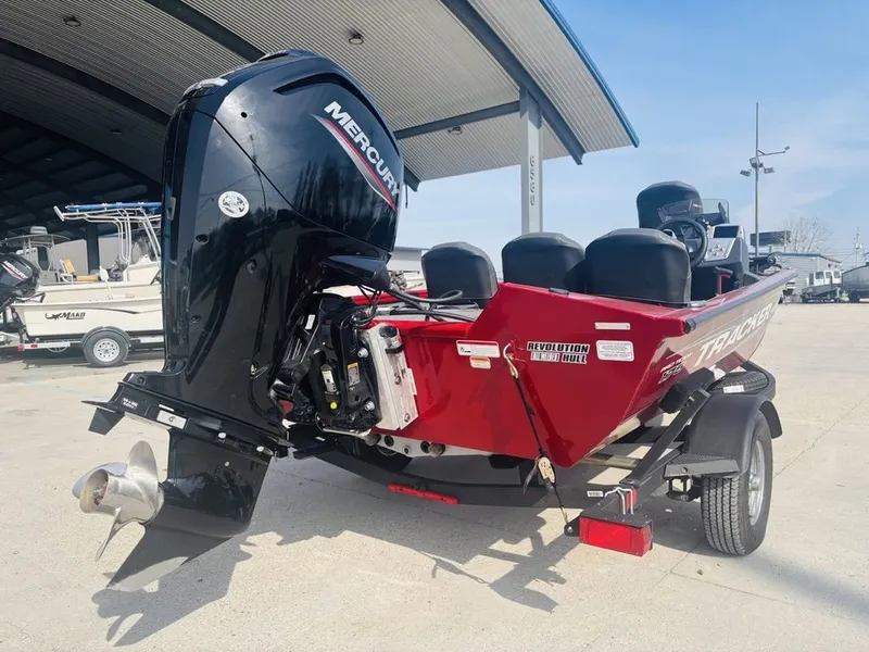 Slide: The Image of Tracker Pro Team 175 Crappie Edition 2025 - 5