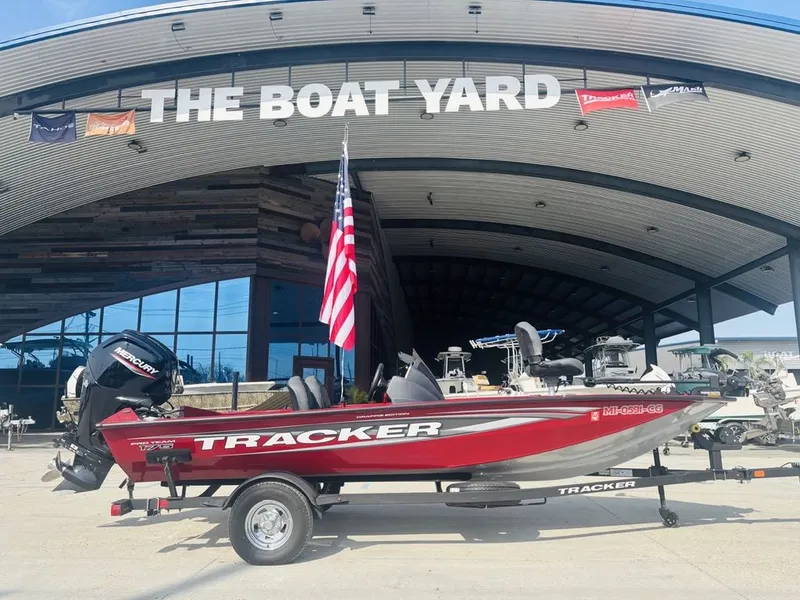 Slide: The Image of Tracker Pro Team 175 Crappie Edition 2025 - 9