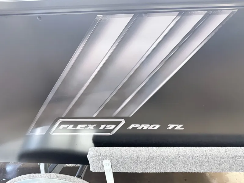 Slide: The Image of Starweld Flex Pro 19 T Pro 2024 - 16