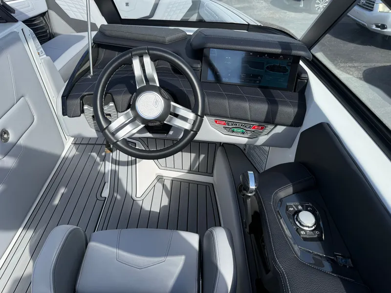 Slide: The Image of Nautique G23 2024 - 12