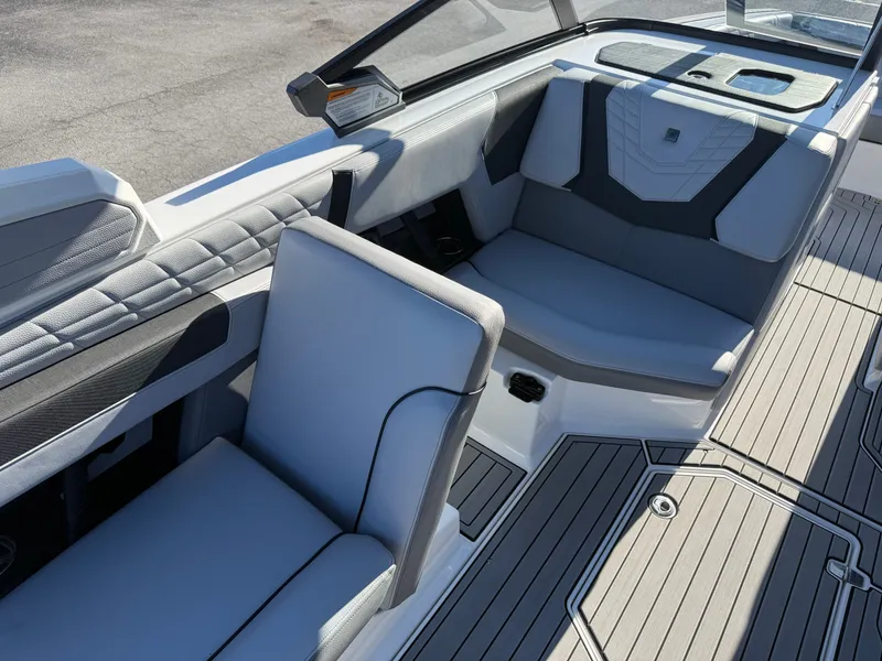 Slide: The Image of Nautique G23 2024 - 15