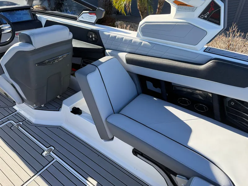 Slide: The Image of Nautique G23 2024 - 16