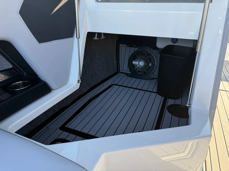 Slide: The Image of Nautique G23 2024 - 23