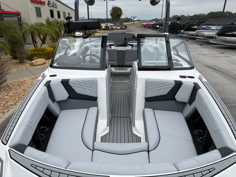 Slide: The Image of Nautique G23 2024 - 3