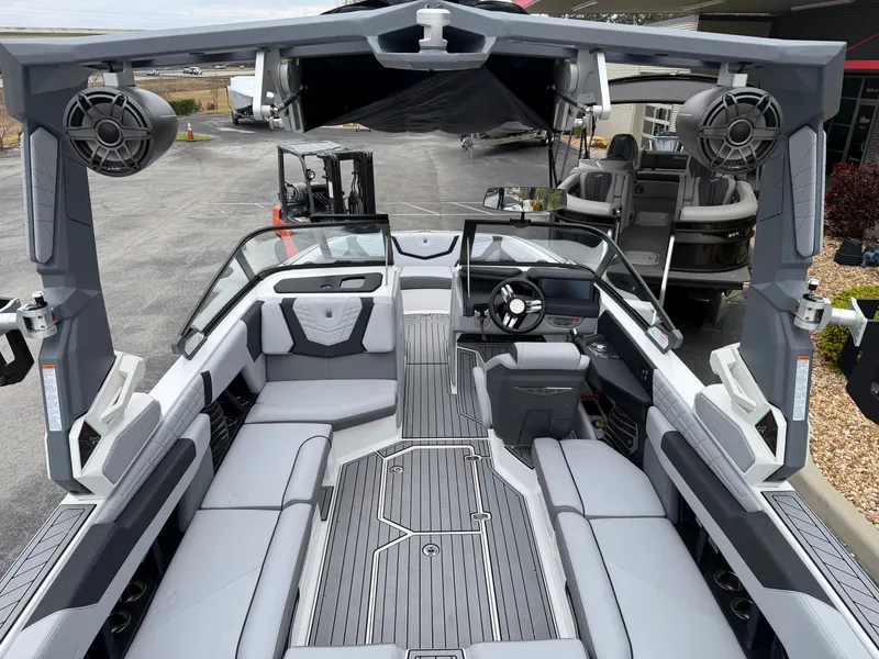 Slide: The Image of Nautique G23 2024 - 4