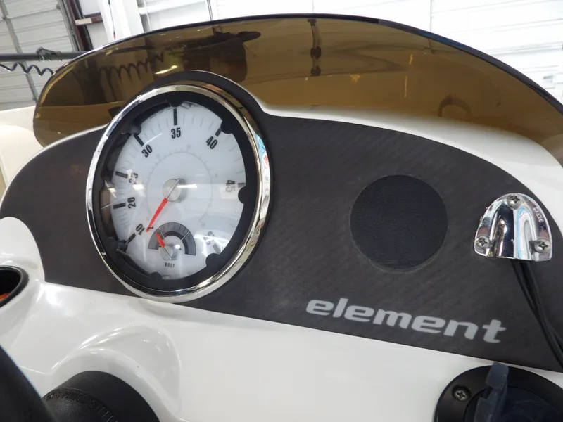 Slide: The Image of Bayliner Element 16 2017 - 21