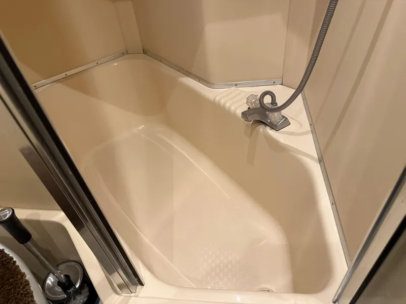 Slide: The Image of Meridian 490 Pilothouse 2003 - 70