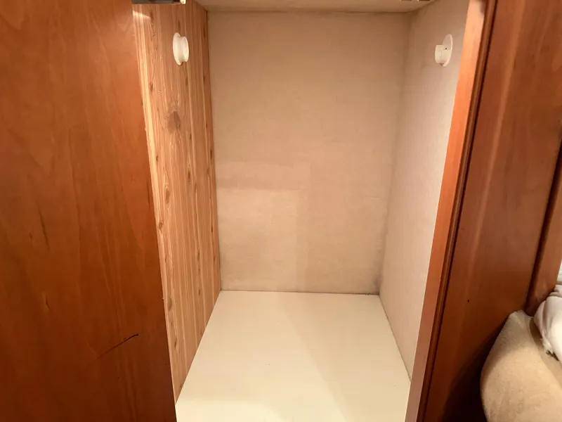 Slide: The Image of Meridian 490 Pilothouse 2003 - 74