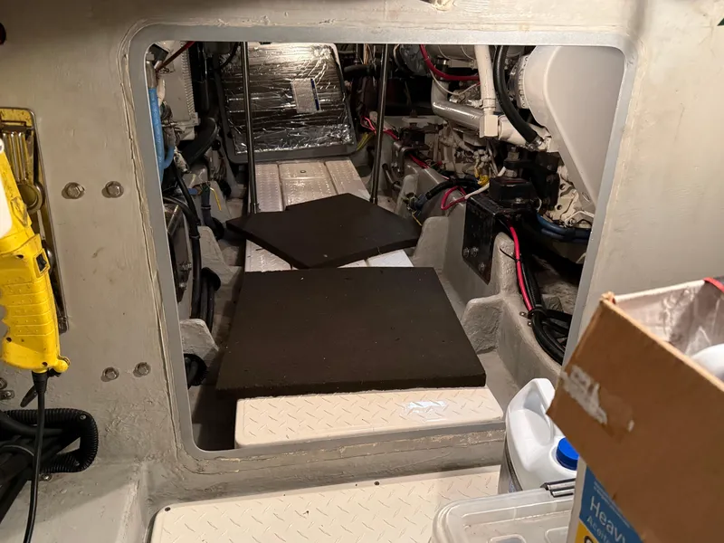 Slide: The Image of Meridian 490 Pilothouse 2003 - 79