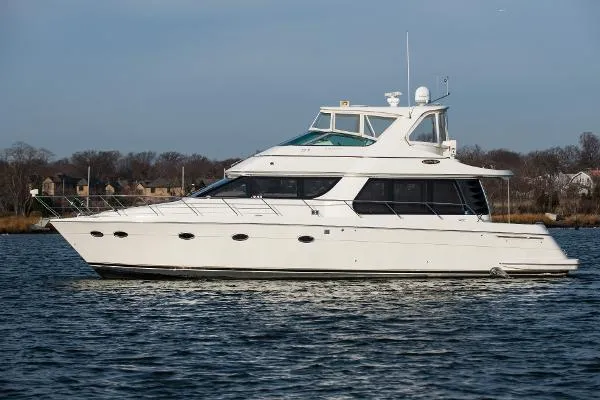 Slide: The Image of Carver Yachts 530 Voyager 2006 - 0