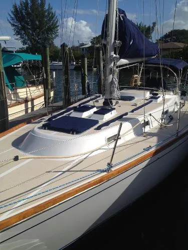 Slide: The Image of Tartan 37' KCB Sloop 1982 - 1