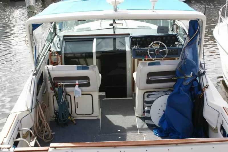 Slide: The Image of Sea Ray 300 Weekender 1987 - 1