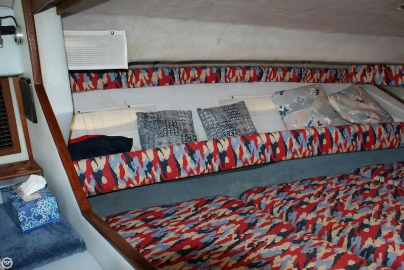 Slide: The Image of Sea Ray 300 Weekender 1987 - 11