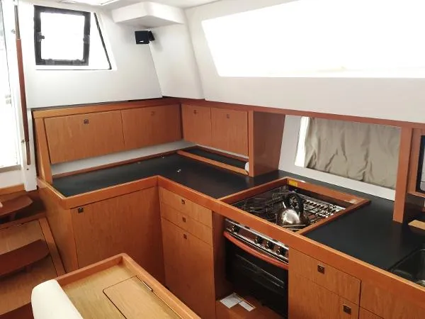 Slide: The Image of Beneteau SENSE 43 2011 - 6