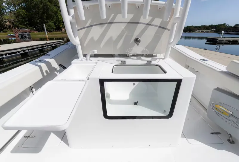 Slide: The Image of Sea Hunt Gamefish 28 Coffin Box 2027 - 15