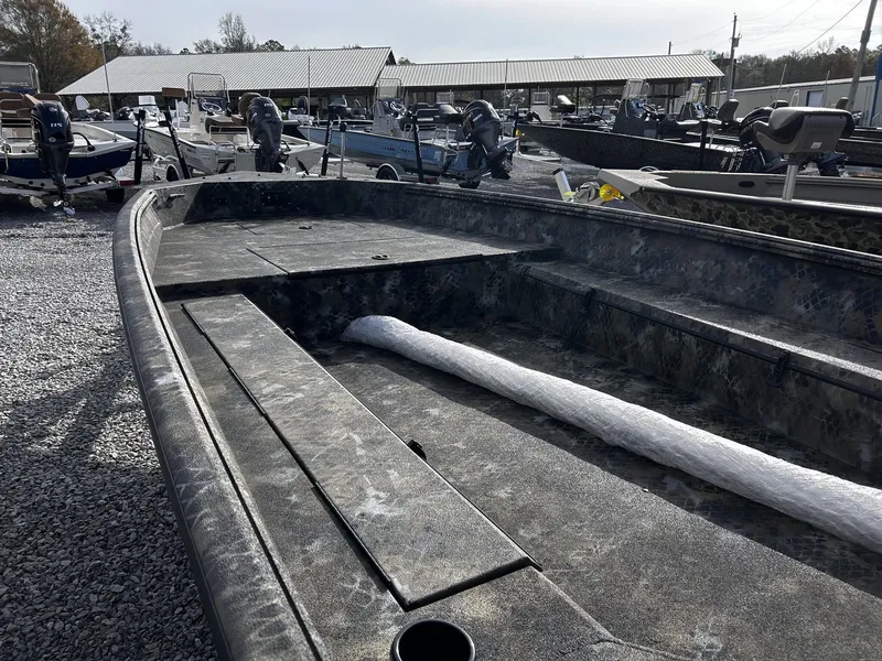 Slide: The Image of Excel 183 Tomahawk 2026 - 3