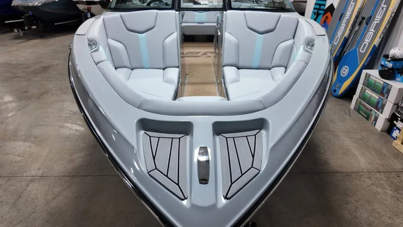 Slide: The Image of MasterCraft XT23 2026 - 10