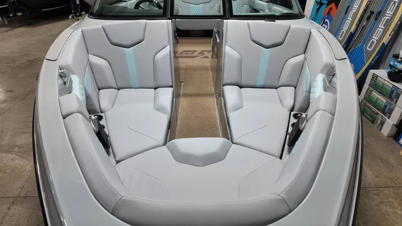 Slide: The Image of MasterCraft XT23 2026 - 11