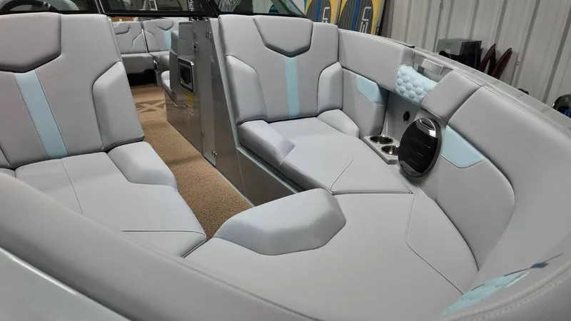 Slide: The Image of MasterCraft XT23 2026 - 12