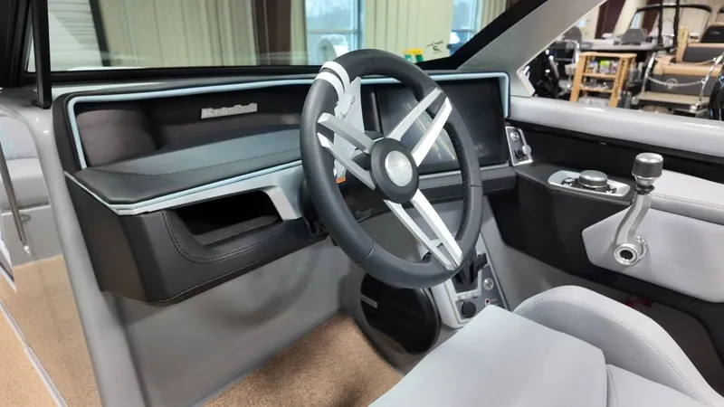 Slide: The Image of MasterCraft XT23 2026 - 21