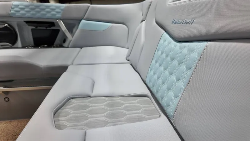 Slide: The Image of MasterCraft XT23 2026 - 32